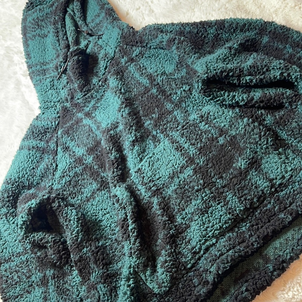 PINK Victoria’s Secret Sherpa Pull over - SIZE: XS